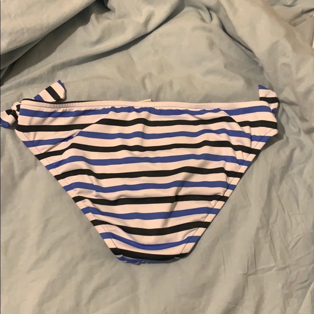 Mossimo Bikini - Picture 5 of 8